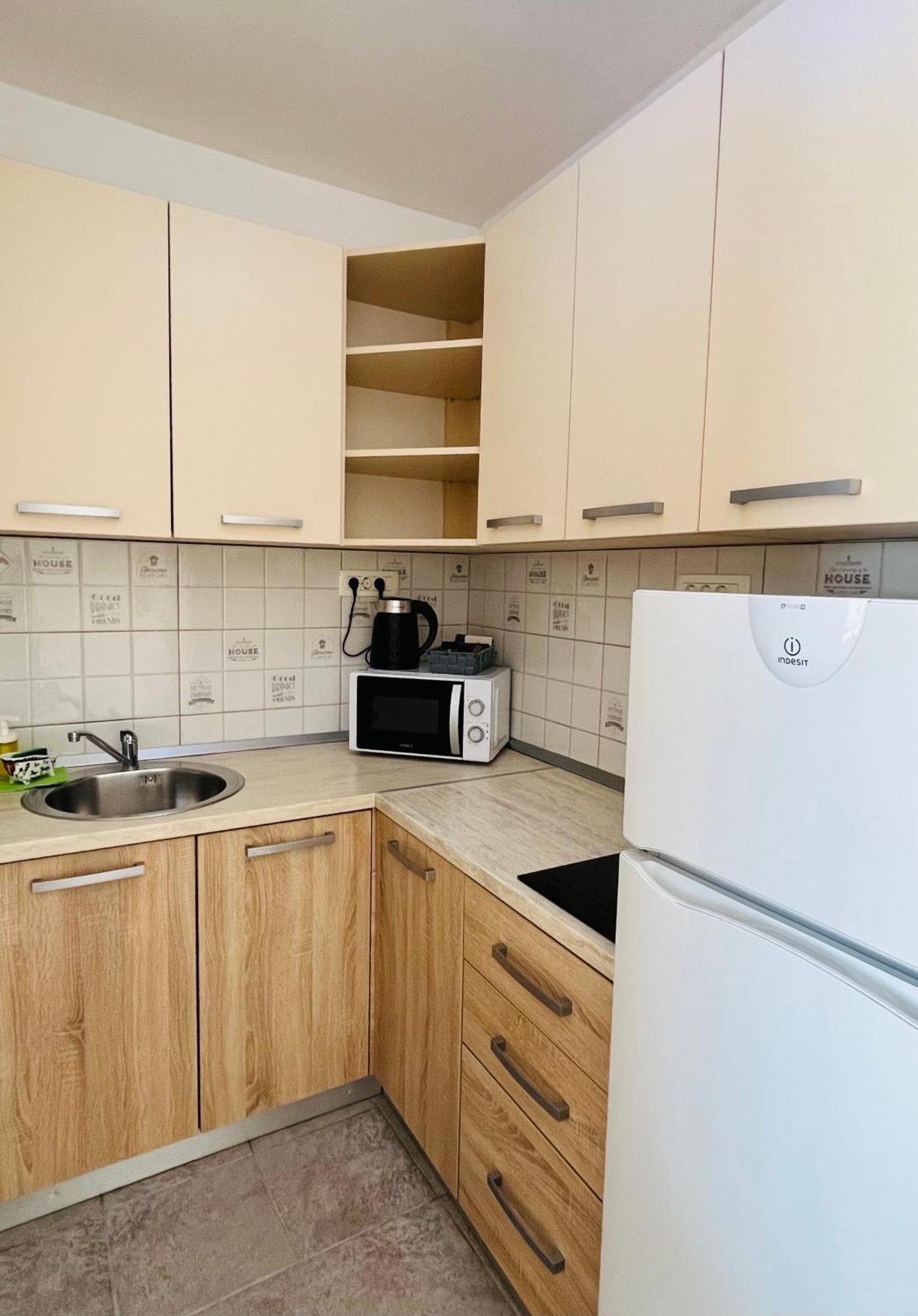 Studio Apartment Welcome บาร์ ภายนอก รูปภาพ